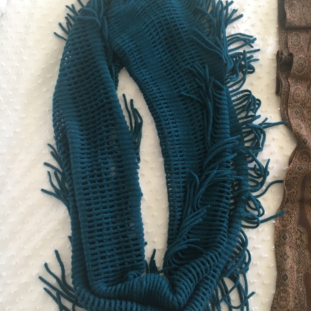 Fringe scarf